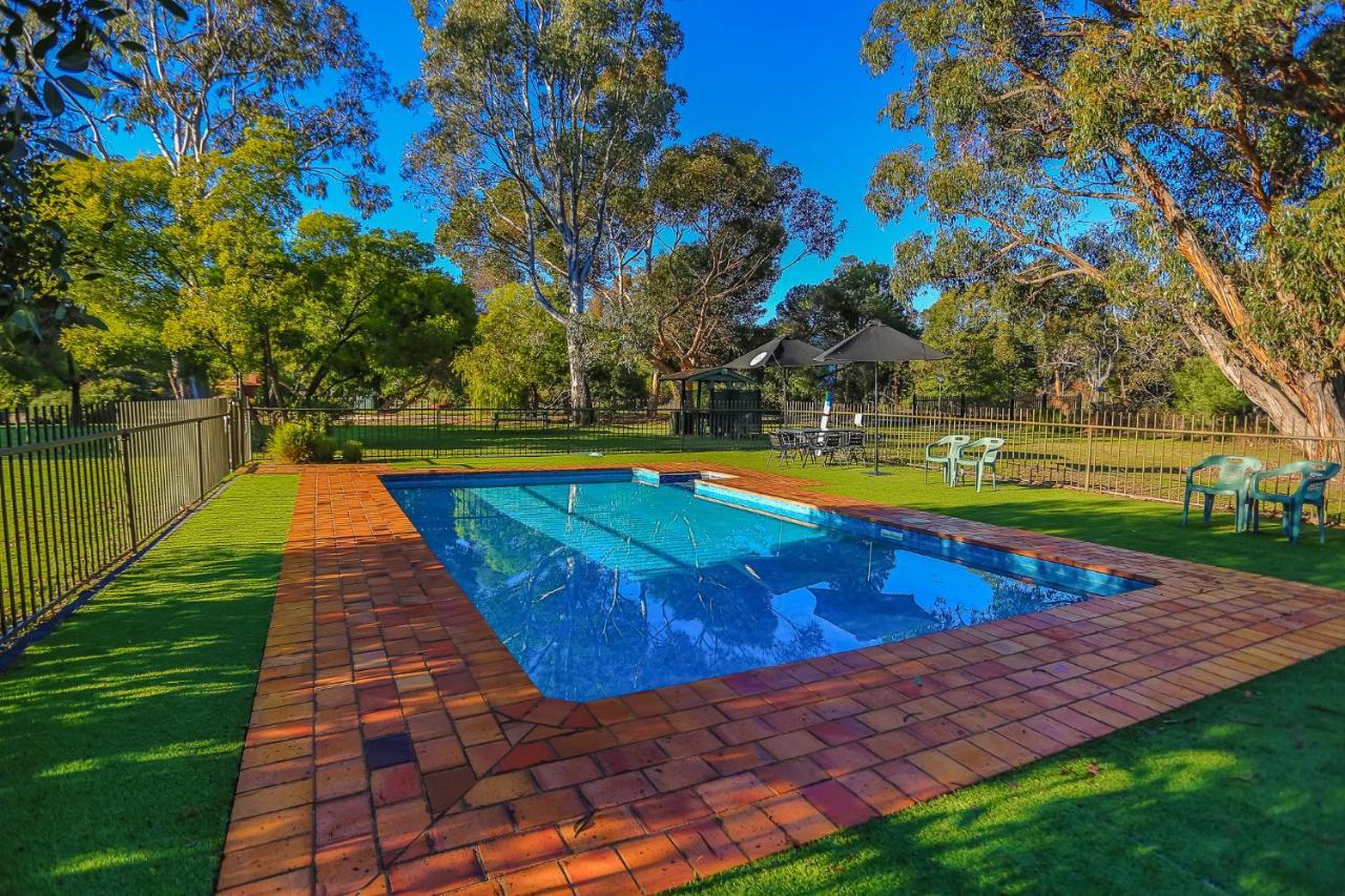 Mountain View Motor Inn & Holiday Lodges Halls Gap Eksteriør billede