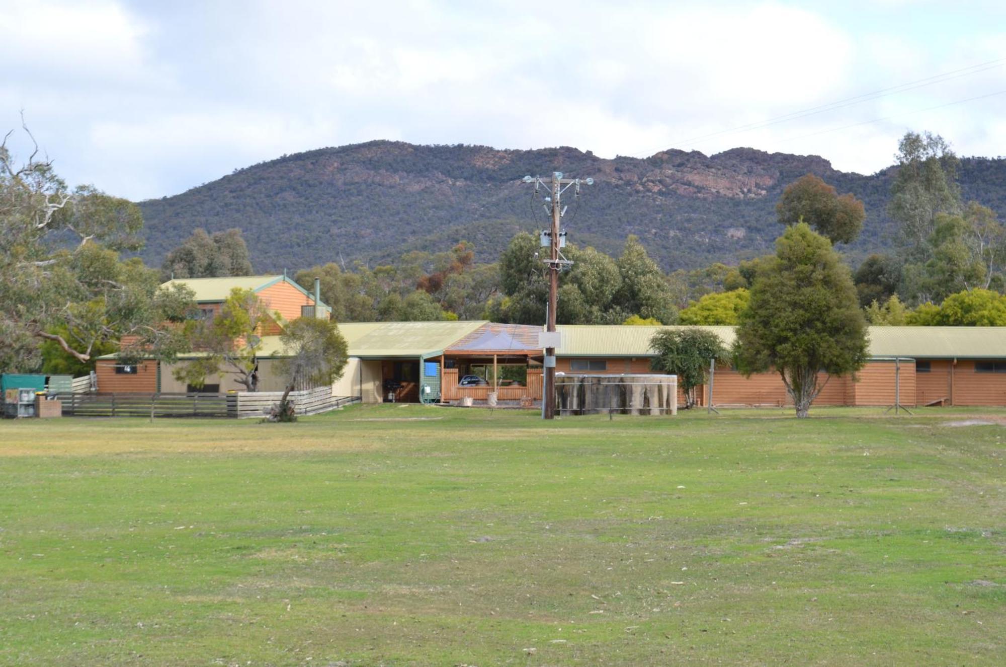 Mountain View Motor Inn & Holiday Lodges Halls Gap Eksteriør billede